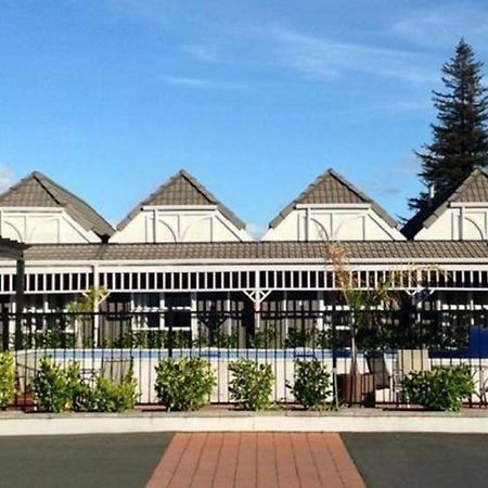 Lake Rotorua Hotel Bagian luar foto